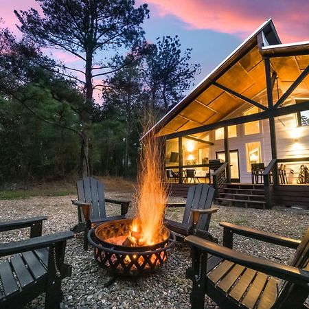New Farmhouse-Chic Cabin With Hot Tub & Firepit Broken Bow Zewnętrze zdjęcie