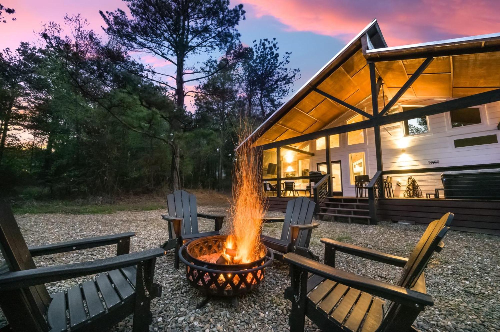 New Farmhouse-Chic Cabin With Hot Tub & Firepit Broken Bow Zewnętrze zdjęcie