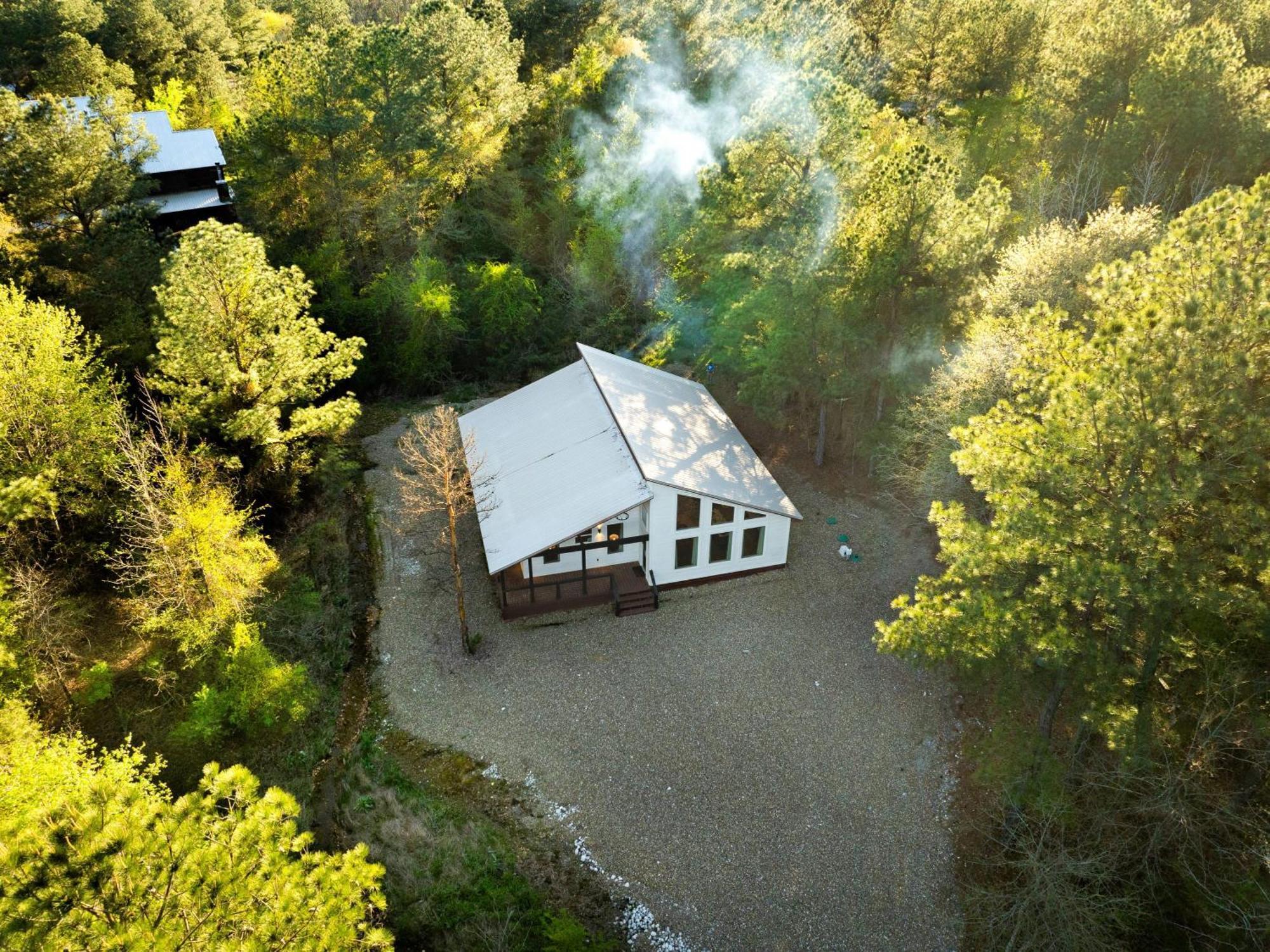 New Farmhouse-Chic Cabin With Hot Tub & Firepit Broken Bow Zewnętrze zdjęcie